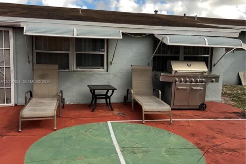 Villa ou maison à Miami Gardens, Floride 3 chambres, 184.32 m2 № 2068984