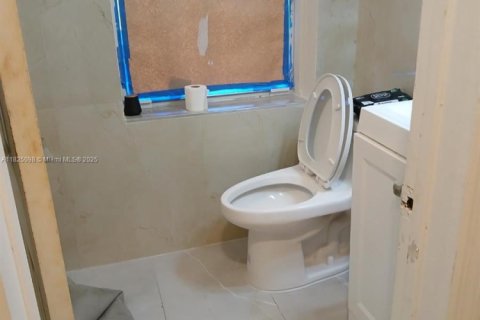 Propiedad comercial en venta en Hollywood, Florida, 165.92 m2 № 1934631 - foto 21