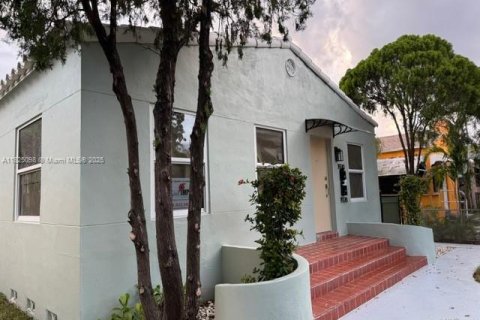 Propiedad comercial en venta en Hollywood, Florida, 165.92 m2 № 1934631 - foto 2