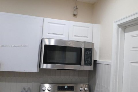 Propiedad comercial en venta en Hollywood, Florida, 165.92 m2 № 1934631 - foto 18