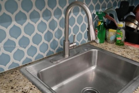 Propiedad comercial en venta en Hollywood, Florida, 165.92 m2 № 1934631 - foto 24