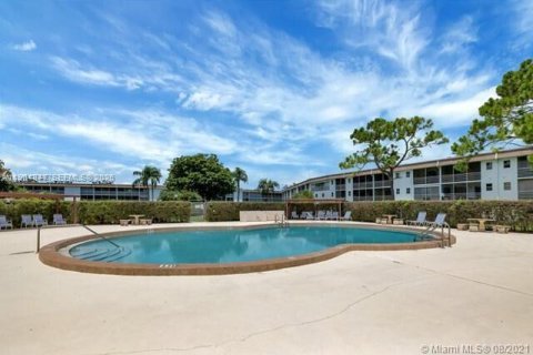 Condominio en venta en Palm Springs, Florida, 1 dormitorio, 61.32 m2 № 2026151 - foto 10