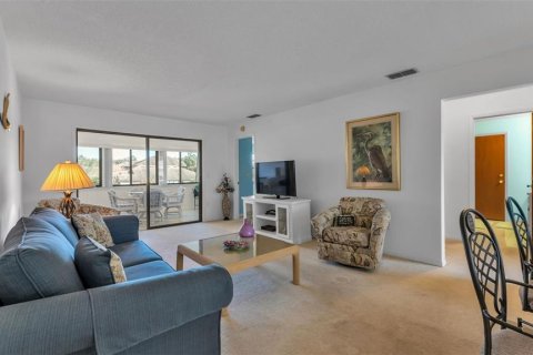 Condo in Mulberry, Florida, 2 bedrooms  № 2094300 - photo 12