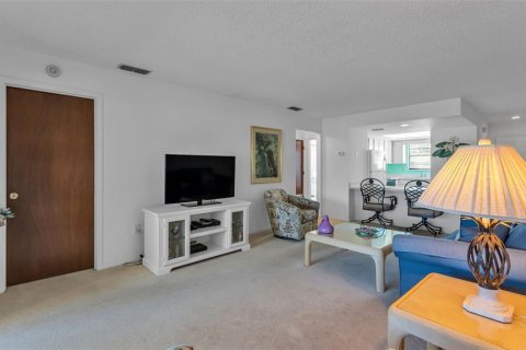 Condo in Mulberry, Florida, 2 bedrooms  № 2094300 - photo 22
