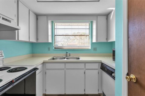 Condo in Mulberry, Florida, 2 bedrooms  № 2094300 - photo 9