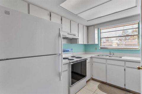 Condo in Mulberry, Florida, 2 bedrooms  № 2094300 - photo 8