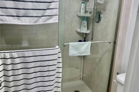 Copropriété à vendre à Miami Beach, Floride: 2 chambres, 102.19 m2 № 1988177 - photo 14