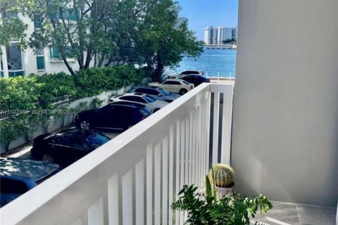 Copropriété à vendre à Miami Beach, Floride: 2 chambres, 102.19 m2 № 1988177 - photo 17