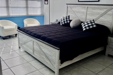 Copropriété à vendre à Miami Beach, Floride: 2 chambres, 102.19 m2 № 1988177 - photo 11