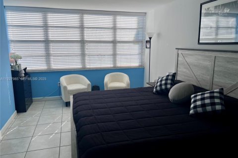 Copropriété à vendre à Miami Beach, Floride: 2 chambres, 102.19 m2 № 1988177 - photo 12