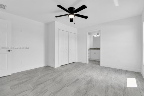 House in LaBelle, Florida 3 bedrooms, 152.08 sq.m. № 1460339 - photo 16