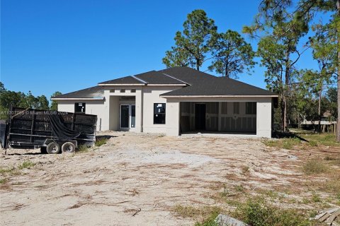 House in LaBelle, Florida 3 bedrooms, 152.08 sq.m. № 1460339 - photo 1
