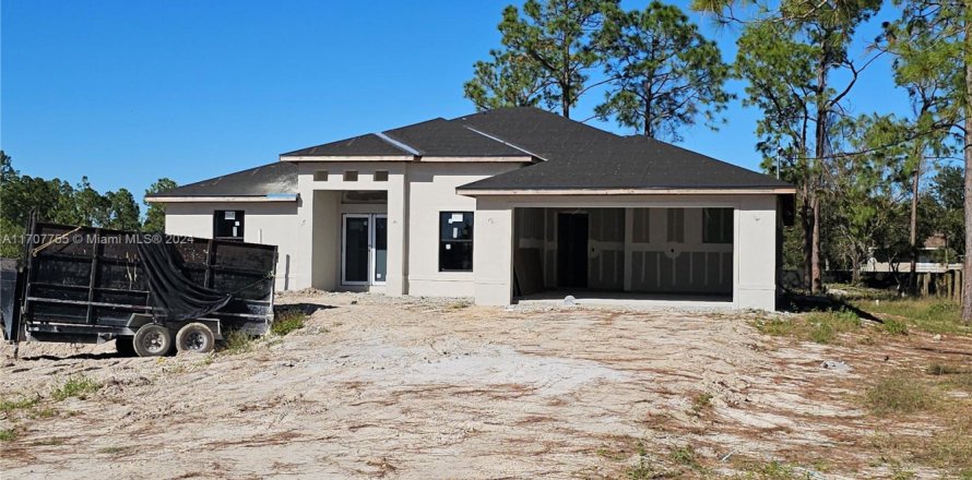 House in LaBelle, Florida 3 bedrooms, 152.08 sq.m. № 1460339