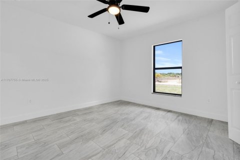 House in LaBelle, Florida 3 bedrooms, 152.08 sq.m. № 1460339 - photo 14