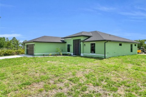 House in LaBelle, Florida 3 bedrooms, 152.08 sq.m. № 1460339 - photo 4