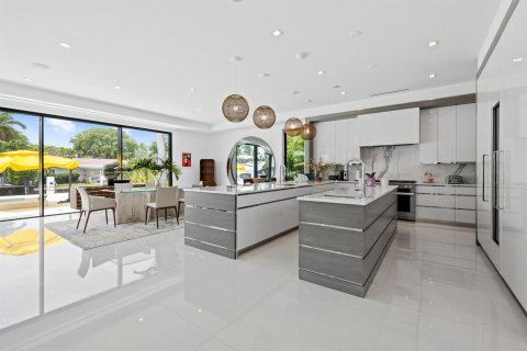 House in Fort Lauderdale, Florida 8 bedrooms, 598.85 sq.m. № 2281078 - photo 16