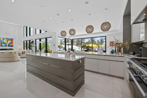 House in Fort Lauderdale, Florida 8 bedrooms, 598.85 sq.m. № 2281078 - photo 21