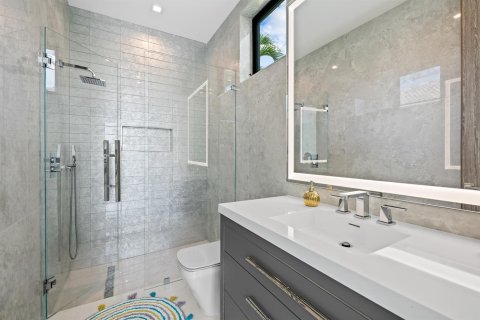 House in Fort Lauderdale, Florida 8 bedrooms, 598.85 sq.m. № 2281078 - photo 24