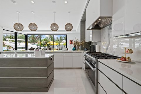 House in Fort Lauderdale, Florida 8 bedrooms, 598.85 sq.m. № 2281078 - photo 20