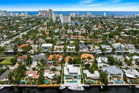 House in Fort Lauderdale, Florida 8 bedrooms, 598.85 sq.m. № 2281078 - photo 2