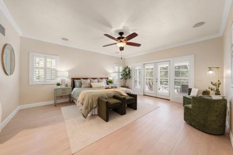House in Dunedin, Florida 5 bedrooms, 427.91 sq.m. № 2151970 - photo 14