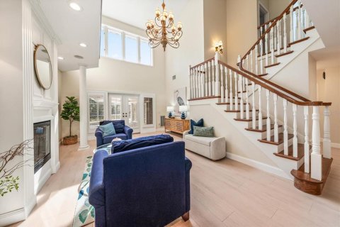 House in Dunedin, Florida 5 bedrooms, 427.91 sq.m. № 2151970 - photo 13