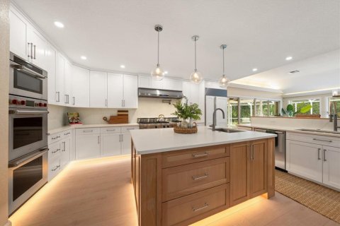 House in Dunedin, Florida 5 bedrooms, 427.91 sq.m. № 2151970 - photo 23