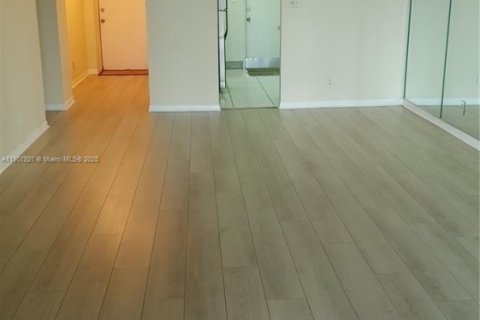 Condominio en alquiler en Coral Springs, Florida, 2 dormitorios, 83.61 m2 № 1965830 - foto 7