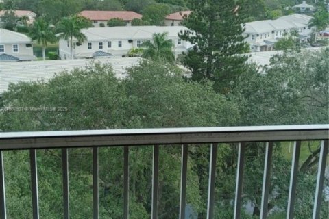 Condominio en alquiler en Coral Springs, Florida, 2 dormitorios, 83.61 m2 № 1965830 - foto 5