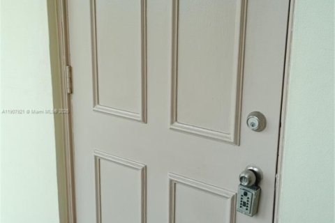 Condominio en alquiler en Coral Springs, Florida, 2 dormitorios, 83.61 m2 № 1965830 - foto 15