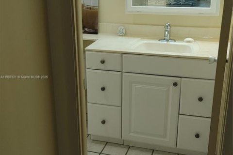 Condominio en alquiler en Coral Springs, Florida, 2 dormitorios, 83.61 m2 № 1965830 - foto 14