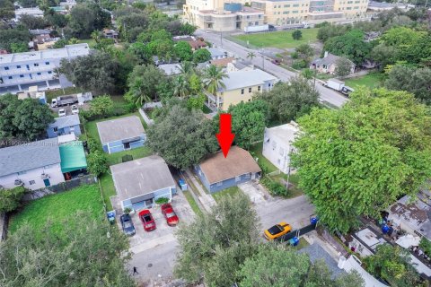 Immobilier commercial à vendre à Miami, Floride: 179.12 m2 № 1956652 - photo 6