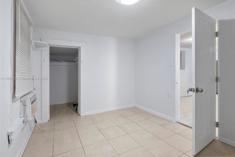 Immobilier commercial à vendre à Miami, Floride: 179.12 m2 № 1956652 - photo 13