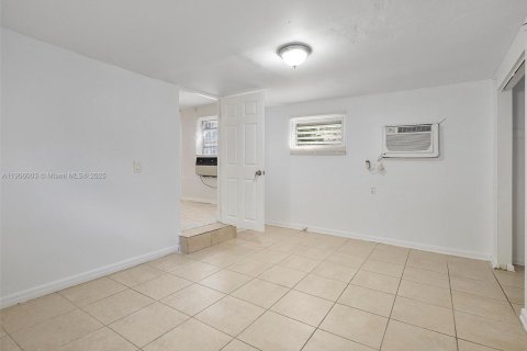 Immobilier commercial à vendre à Miami, Floride: 179.12 m2 № 1956652 - photo 14