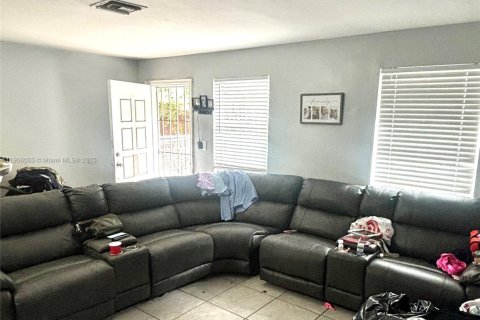 Immobilier commercial à vendre à Miami, Floride: 179.12 m2 № 1956652 - photo 18