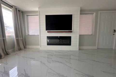 Villa ou maison à vendre à Englewood, Floride: 2 chambres № 2011573 - photo 8