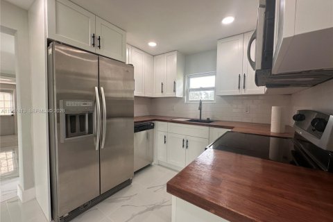 Villa ou maison à vendre à Englewood, Floride: 2 chambres № 2011573 - photo 5