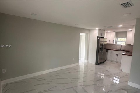 Villa ou maison à vendre à Englewood, Floride: 2 chambres № 2011573 - photo 3