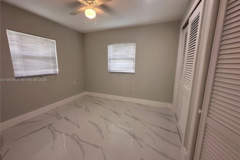 Villa ou maison à vendre à Englewood, Floride: 2 chambres № 2011573 - photo 11