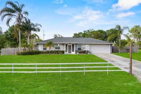 House in Lake Wales, Florida 5 bedrooms, 172.43 sq.m. № 1911981 - photo 1