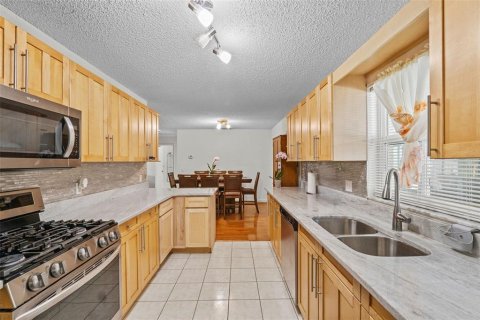 House in Lake Wales, Florida 5 bedrooms, 172.43 sq.m. № 1911981 - photo 11