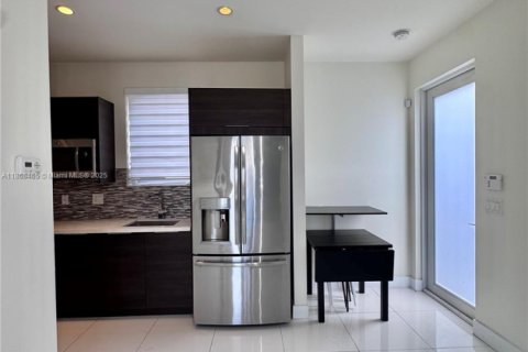 Immobilier commercial à louer à Doral, Floride: 1 chambre, 46.45 m2 № 1926086 - photo 5