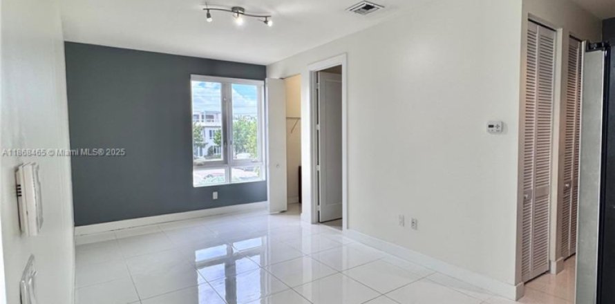 Immobilier commercial à LANDMARK à Doral, Floride 1 chambre, 46.45 m2 № 1926086