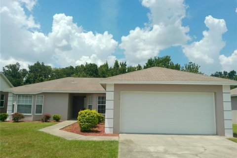 House in Lakeland, Florida 3 bedrooms, 128.11 sq.m. № 1851656 - photo 1