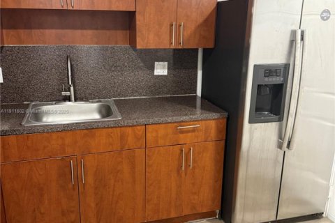 Condominio en venta en North Lauderdale, Florida, 2 dormitorios, 83.05 m2 № 2013423 - foto 2