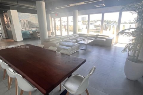 Condominio en alquiler en Miami Beach, Florida, 1 dormitorio, 85.47 m2 № 2036351 - foto 15