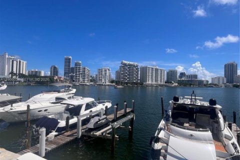 Condominio en alquiler en Miami Beach, Florida, 1 dormitorio, 85.47 m2 № 2036351 - foto 16