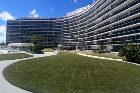 Condominio en alquiler en Miami Beach, Florida, 1 dormitorio, 85.47 m2 № 2036351 - foto 13