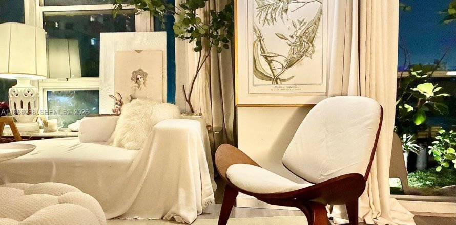 Condominio en Miami Beach, Florida, 1 dormitorio  № 2036351