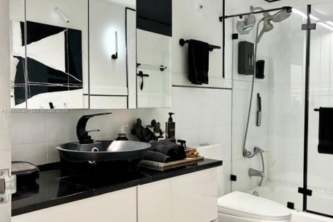 Condominio en alquiler en Miami Beach, Florida, 1 dormitorio, 85.47 m2 № 2036351 - foto 9